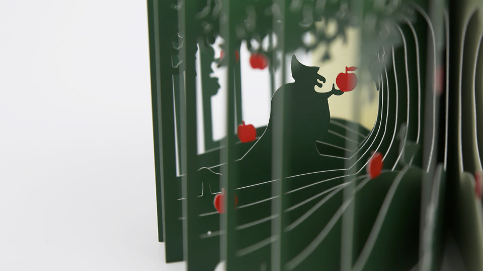 SNOW WHITE 360°BOOK by Yusuke Oono, published by Seigenha Art Publishing in 2016. Carefully crafted paper art book with a 360-degree panoramic scene of layered silhouettes, showing Snow White’s story.