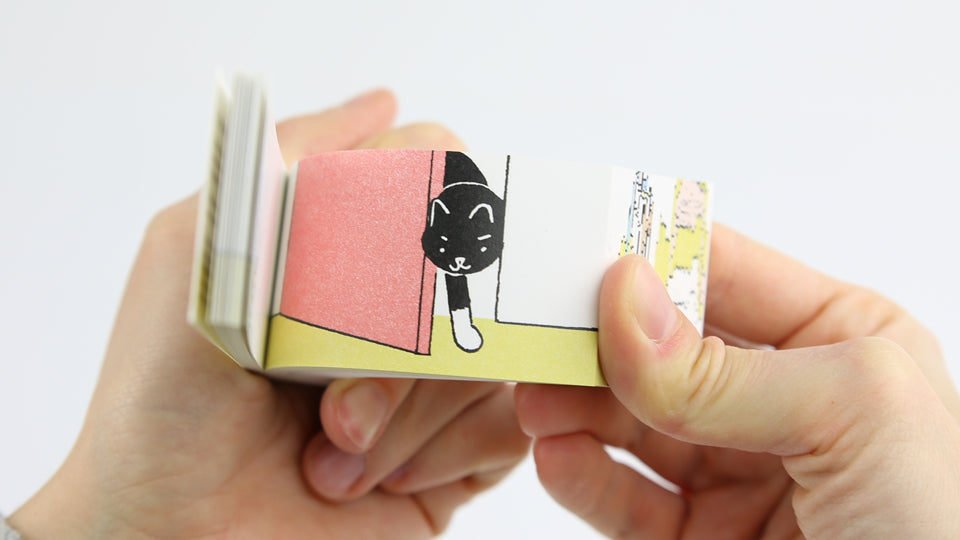 A Cat's Welcome Flip book by Harumin Asao. Japanese Flipbook by Seigensha.
