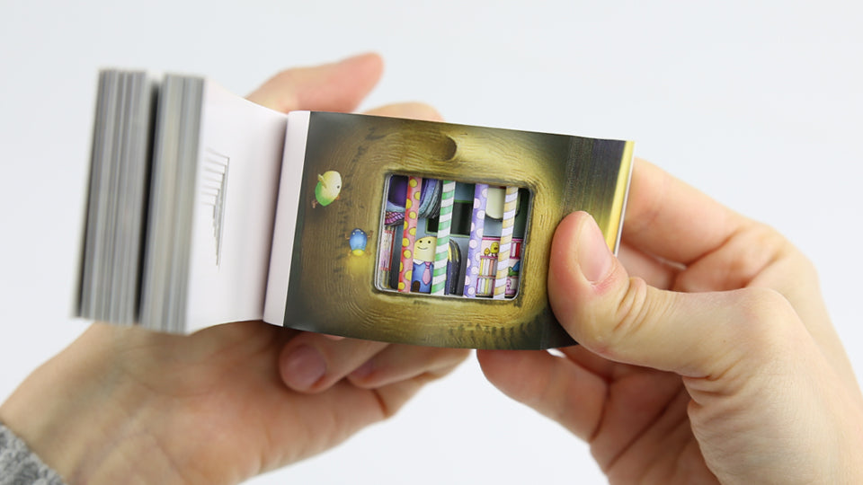 The Snail Home In Wonderland - Flip book by Japanese Artist Mohiken, published by Seigensha Art Publishing in 2016.