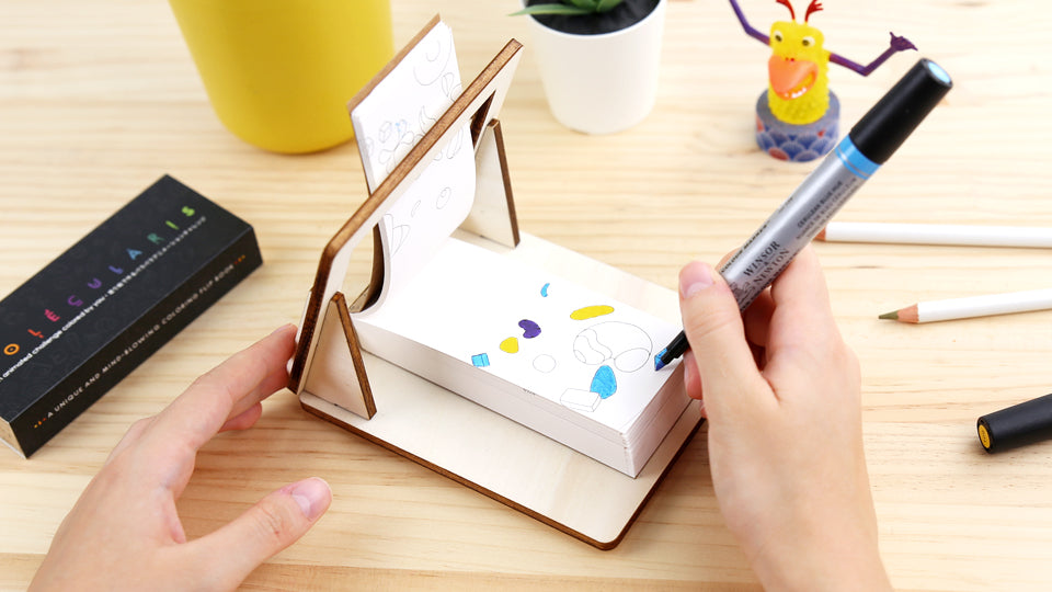 THE HOLDER PACK – Get your Dots &amp; Lines Puzzle Flipbook with your Flipboku Holder, a great tool that makes your life easier and the drawing process more comfortable.