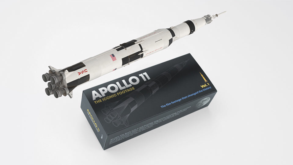 APOLLO 11 COLLECTION - a great gift for space enthusiasts including a double flip book edition with real NASA footage and AR content to discover the mission’s spacecraft. Comes with a set of 70 neatly designed Commemorative Cards.